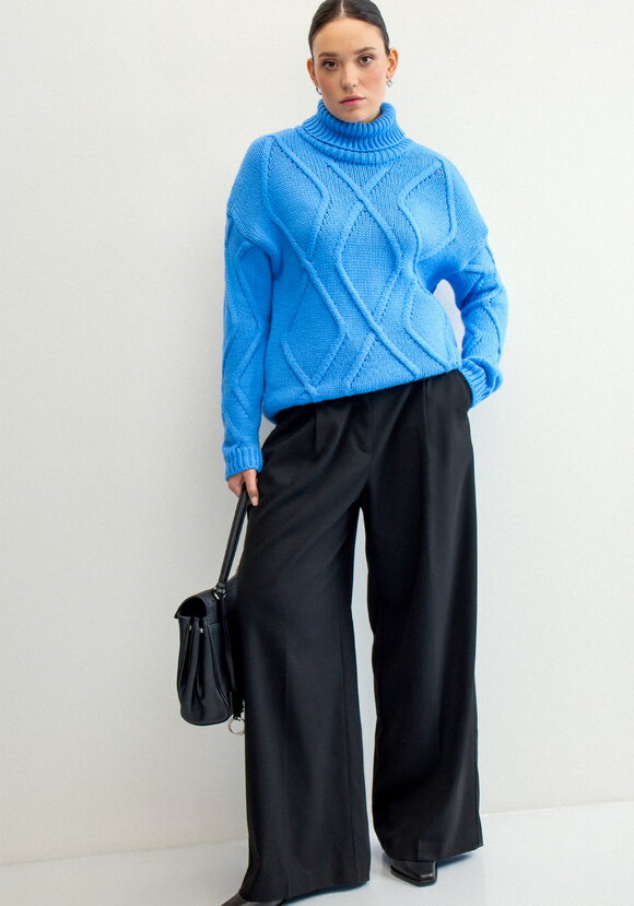 Свитер с объемными ромбами шир.  580, рис. 12