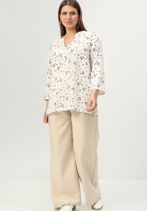 Блуза на пуговицах и разрезами по бокам шир.  580, рис. 7