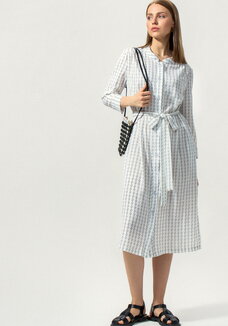 Платье-рубашка с воротником-стойкой