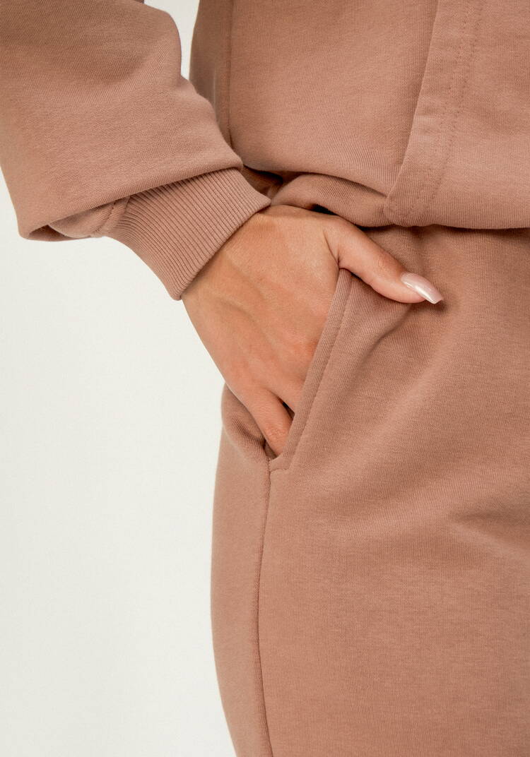 Брюки джоггеры с карманами на резинке шир.  750, рис. 19