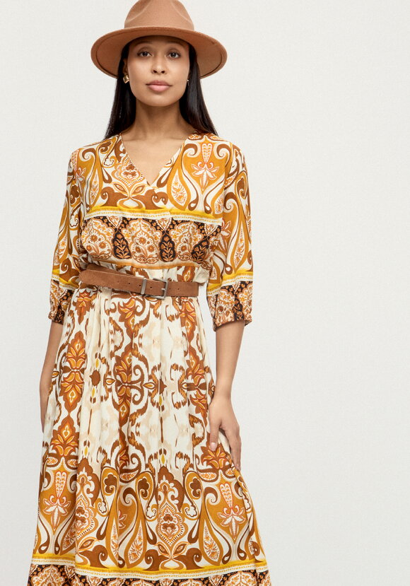 Платье с принтом свoбодного кроя шир.  580, рис. 17