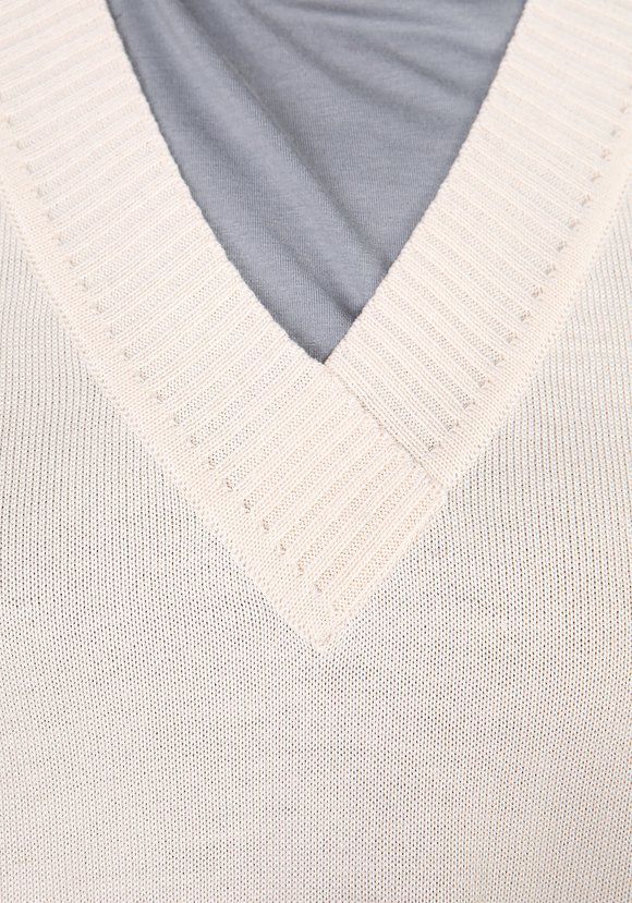 Жилет классический с V-образным вырезом шир.  580, рис. 16