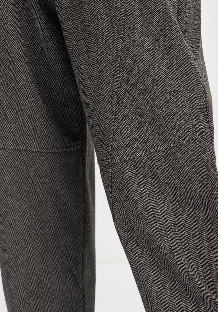 Брюки свободного кроя зауженные к низу шир.  750, рис. 6