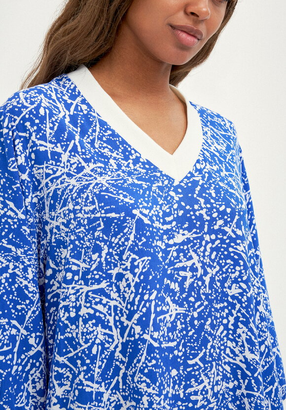 Платье А-силуэта с контрастной отделкой шир.  580, рис. 5