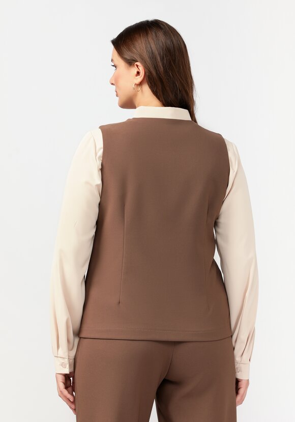 Жилет классический на пуговицах шир.  580, рис. 9