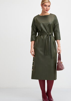 Платье с разрезами из трикотажа под кожу