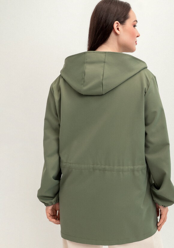 Ветровка с капюшоном и талии на кулиске шир.  580, рис. 9