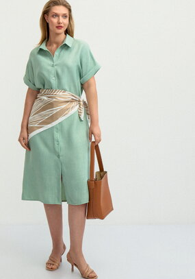 Платье со спущенным плечом А-силуэта