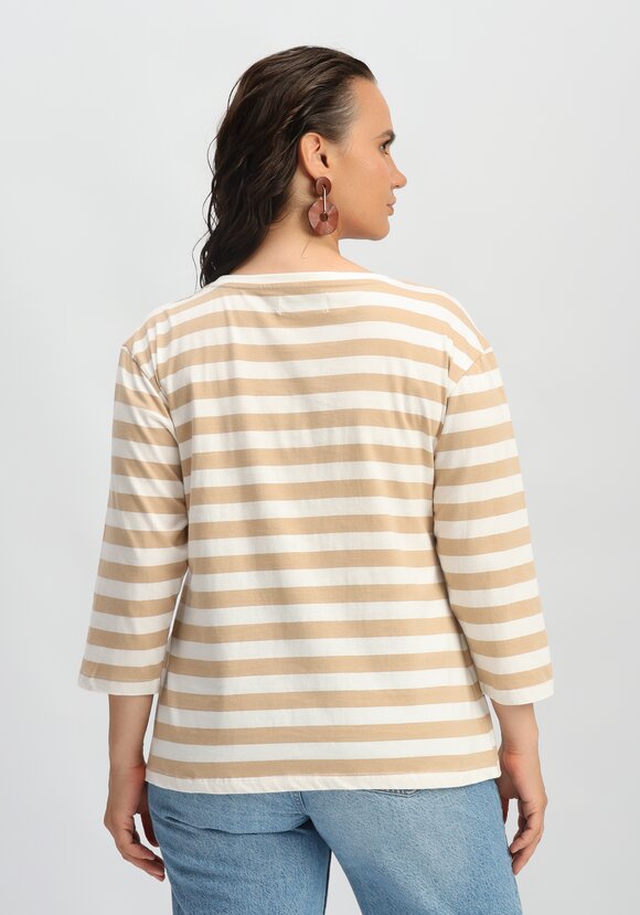 Лонгслив с цветами 3D шир.  580, рис. 36