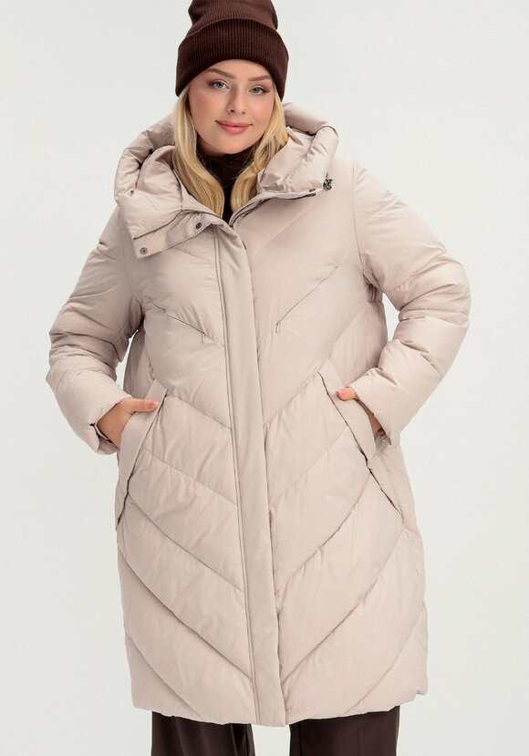 Пуховик стеганый свободного кроя с капюшоном шир.  580, рис. 52