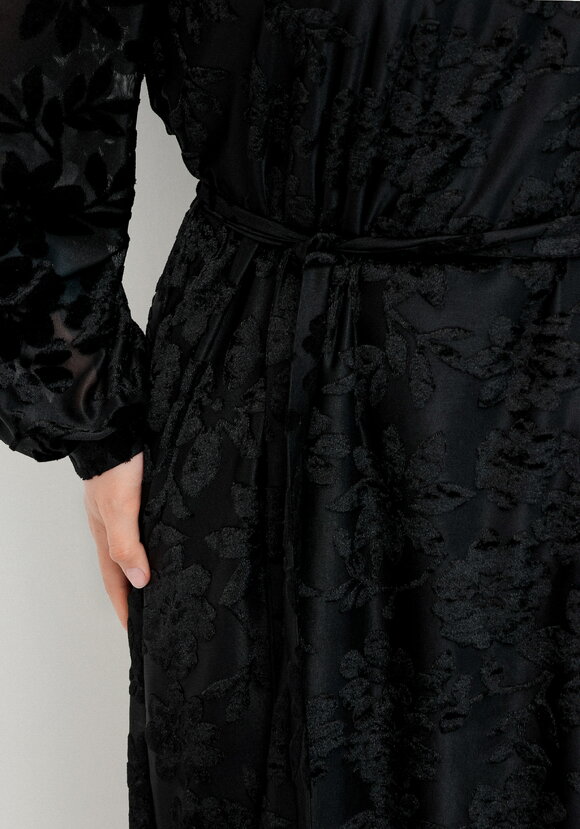 Платье с цветами из бархата шир.  580, рис. 14