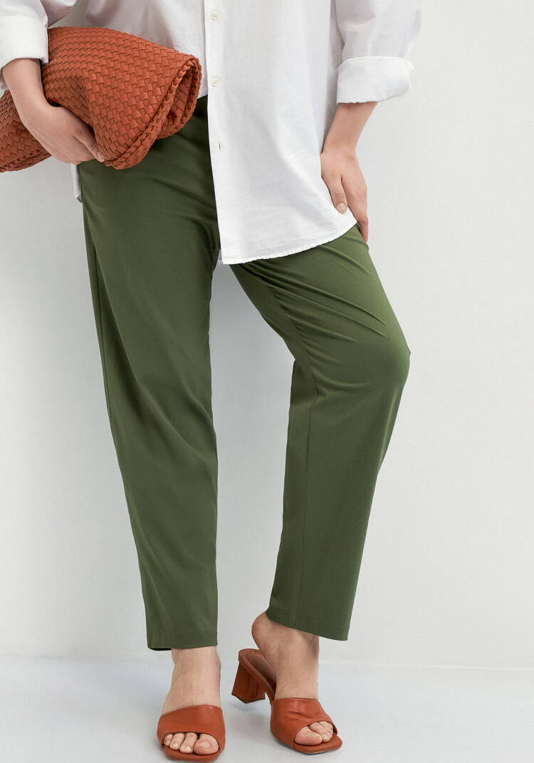 Брюки зауженные с декором из пуговиц шир.  750, рис. 9