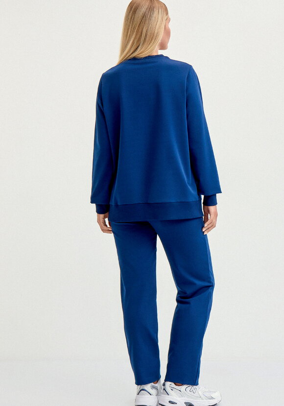 Костюм свитшот с принтом и брюки шир.  580, рис. 12