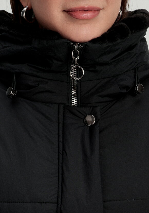 Пальто удлиненное с меховым капюшоном шир.  580, рис. 26