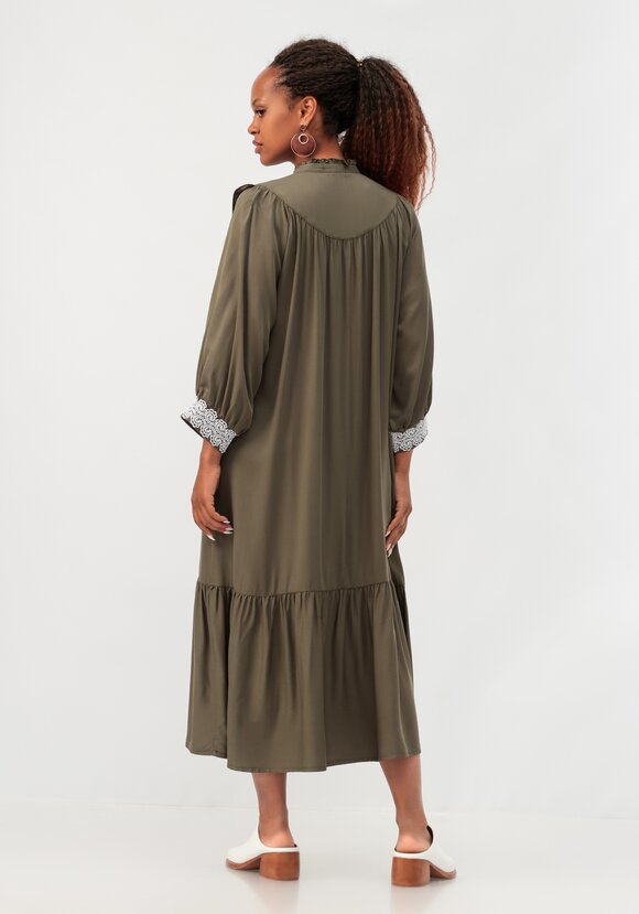 Платье с воротником-стойкой и кружевом шир.  580, рис. 3