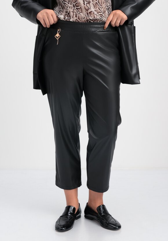 Брюки из экокожи длиной 7/8 шир.  580, рис. 7