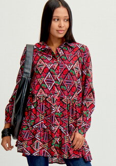 Блуза свободная с воланами по низу