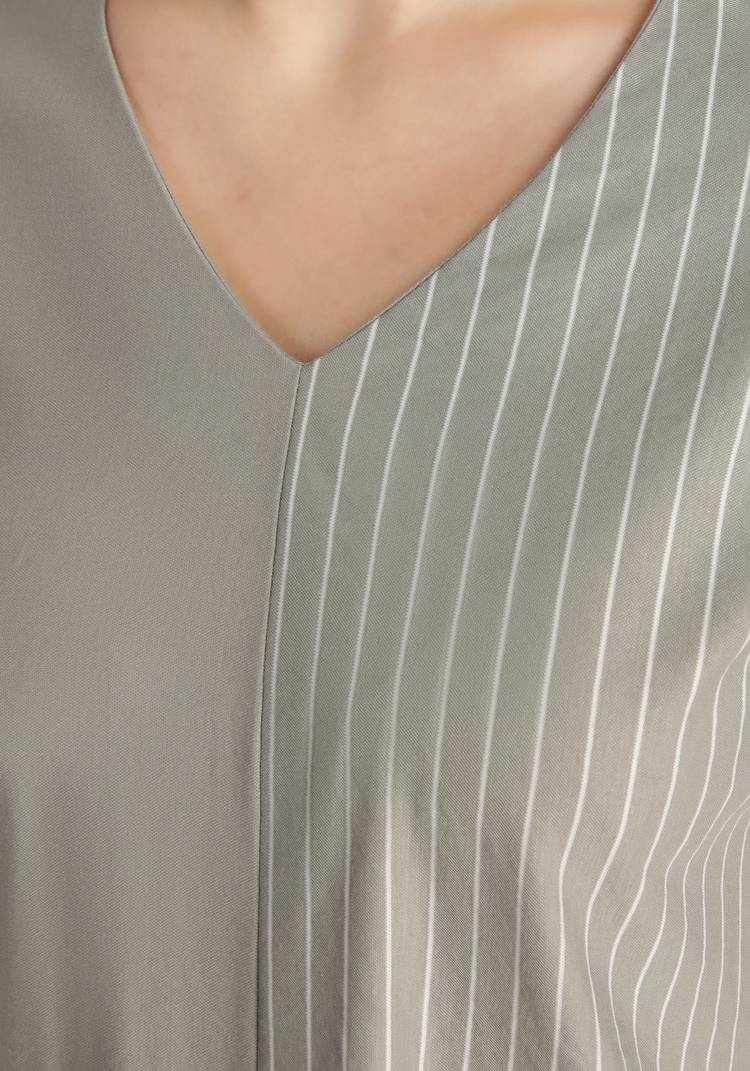 Блуза с боковыми разрезами шир.  750, рис. 9