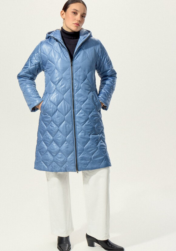 Куртка прямого кроя с капюшоном на молнии шир.  580, рис. 23