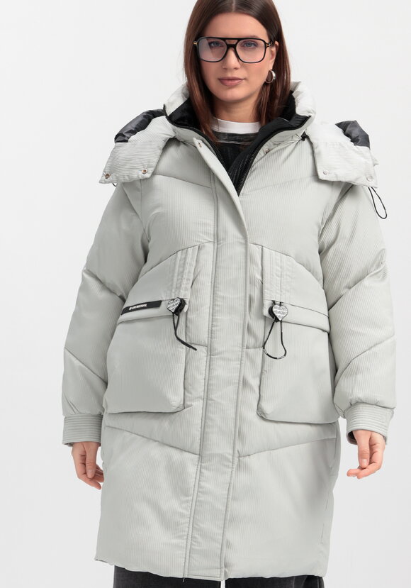 Пуховик с капюшоном и объемными карманами шир.  580, рис. 30