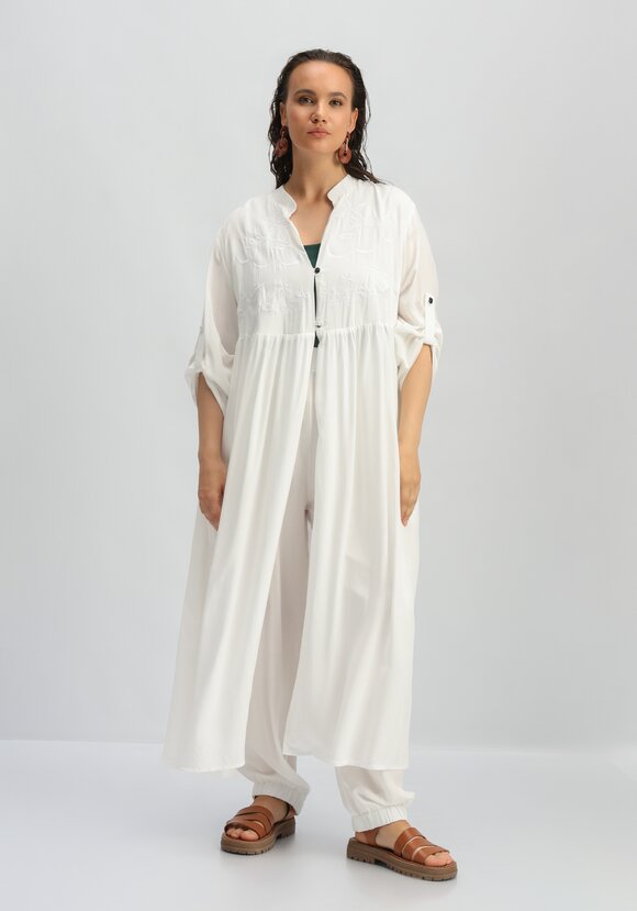 Рубашка удлиненная с вышивкой на кокетке шир.  580, рис. 37