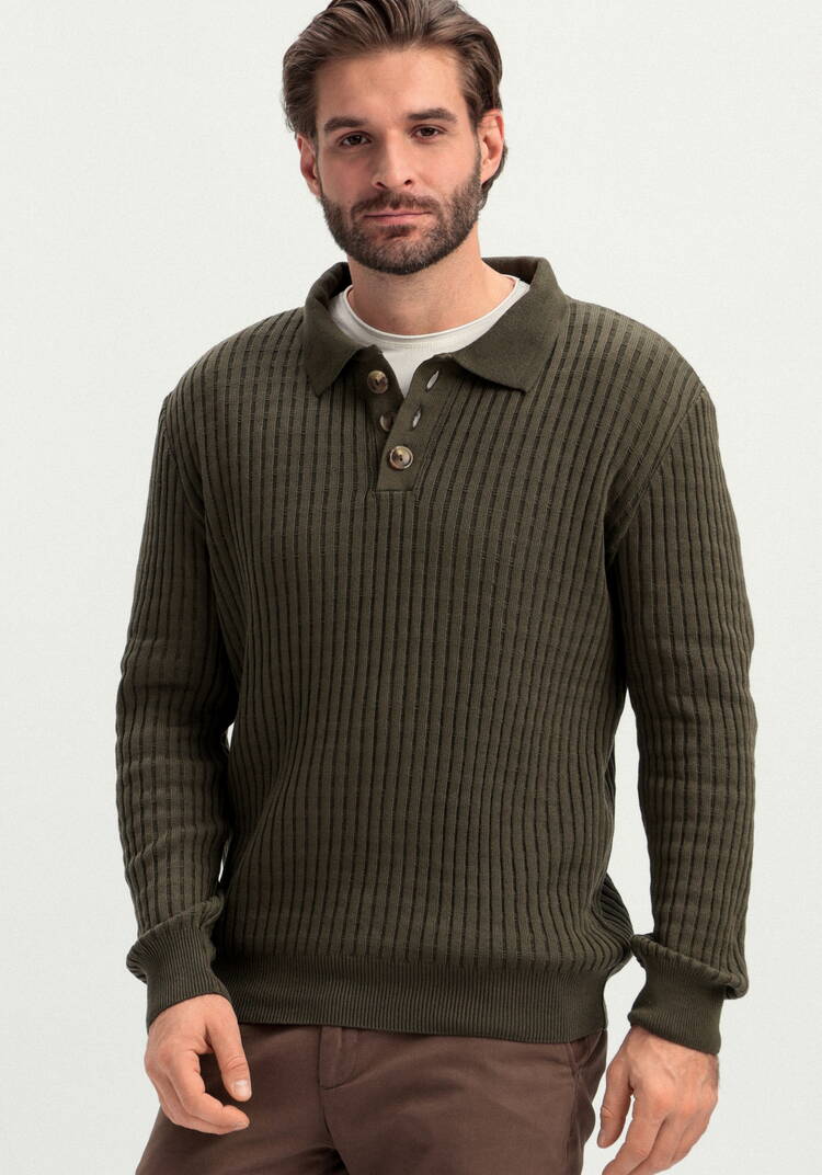 Джемпер с воротником-поло на пуговицах шир.  750, рис. 17