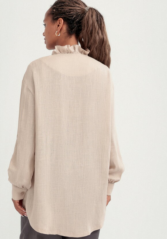 Блуза с рюшей по борту и горловине шир.  580, рис. 11