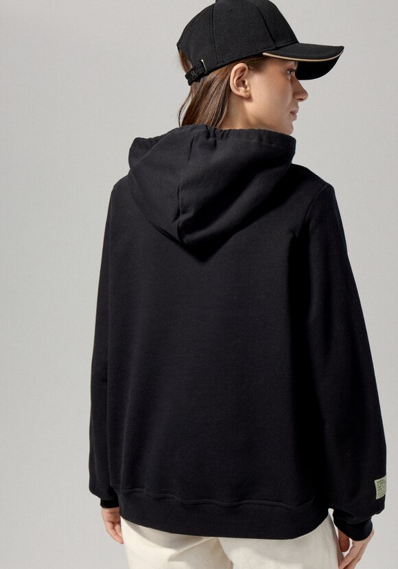 Толстовка с капюшоном и нашивкой на рукаве шир.  580, рис. 10