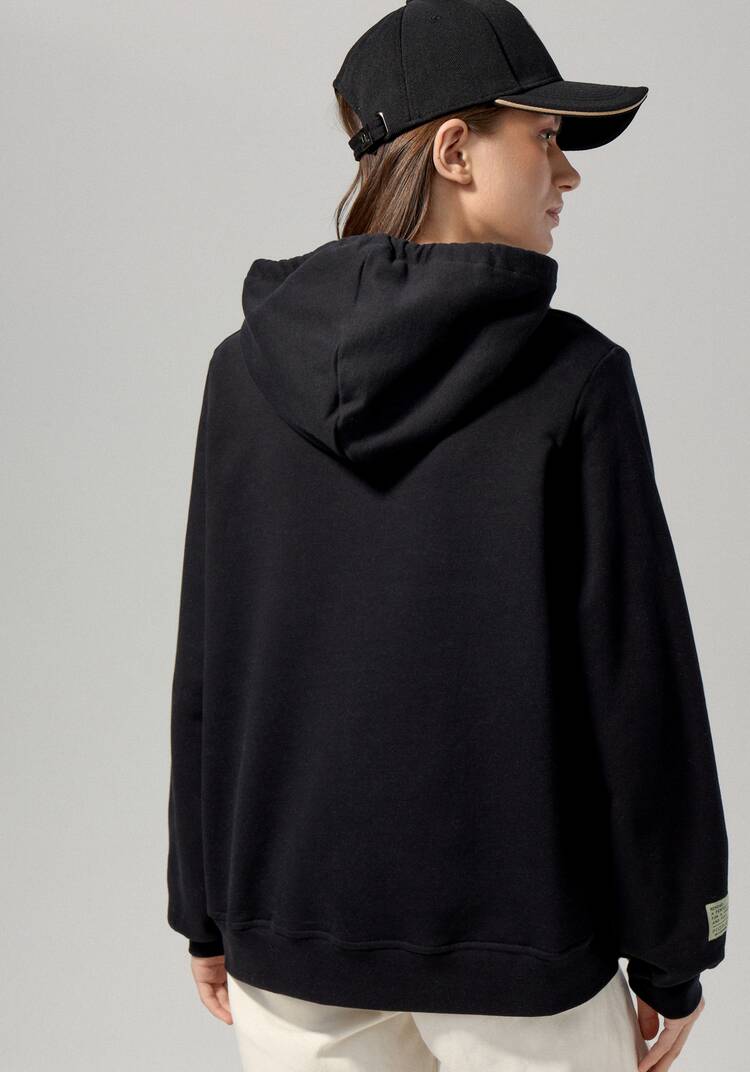 Толстовка с капюшоном и нашивкой на рукаве шир.  750, рис. 10