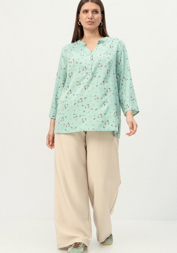 Блуза на пуговицах и разрезами по бокам шир.  580, рис. 11