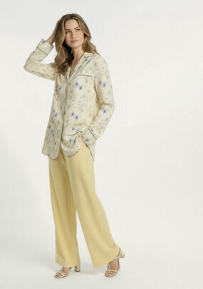 Брюки от бедра прямые изо льна