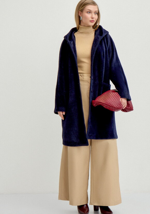 Жакет пушистый с капюшоном на пуговицах шир.  580, рис. 11