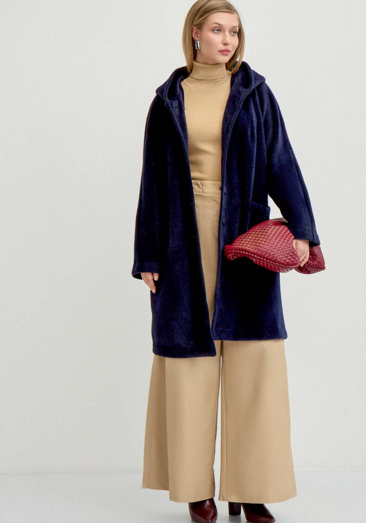 Жакет пушистый с капюшоном на пуговицах шир.  750, рис. 11