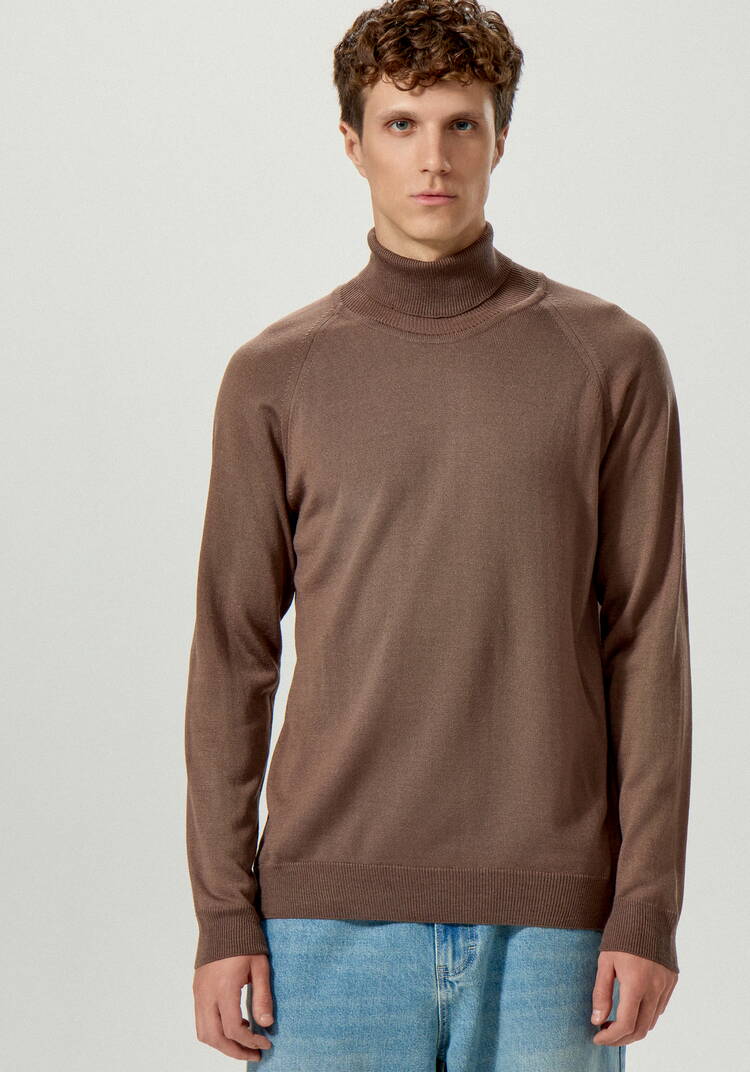 Свитер базовый с высоким воротом шир.  750, рис. 27