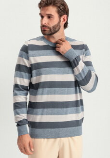 Джемпер с круглым воротом в полоску