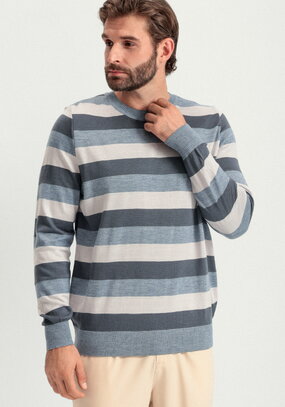 Джемпер с круглым воротом в полоску