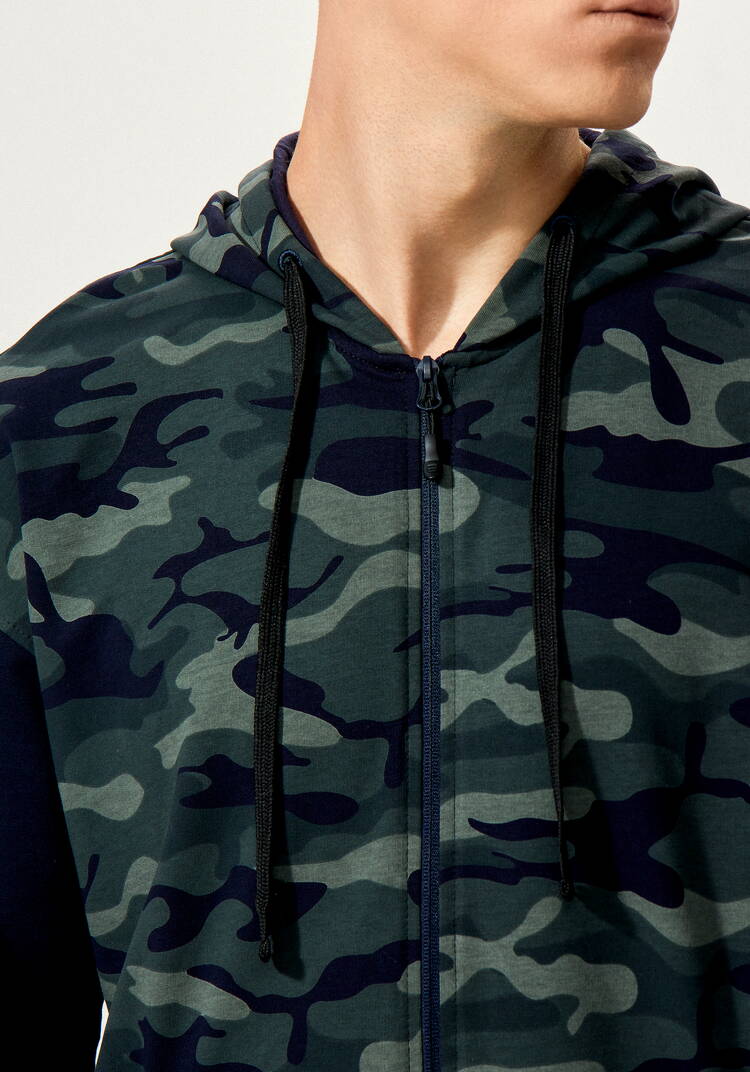 Толстовка с камуфляжным принтом и капюшоном шир.  750, рис. 5
