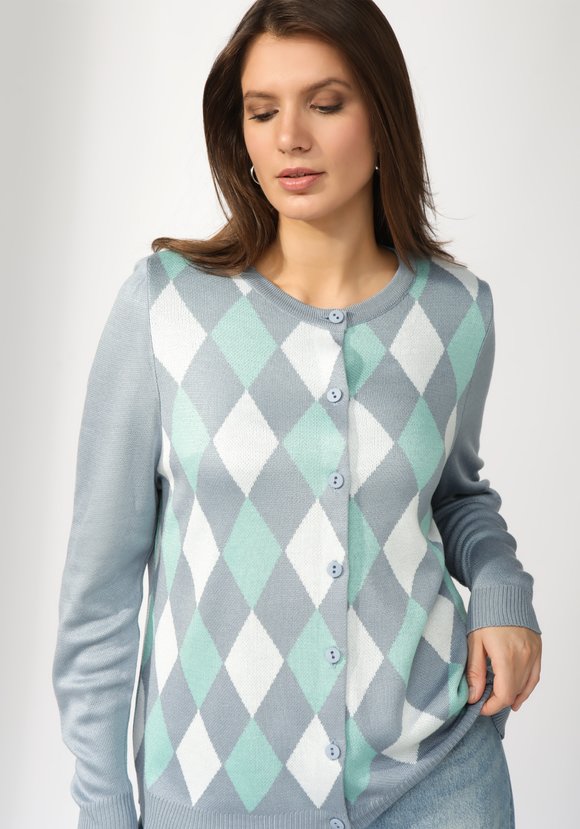 Кардиган с ромбами по полочке и спинке шир.  580, рис. 20