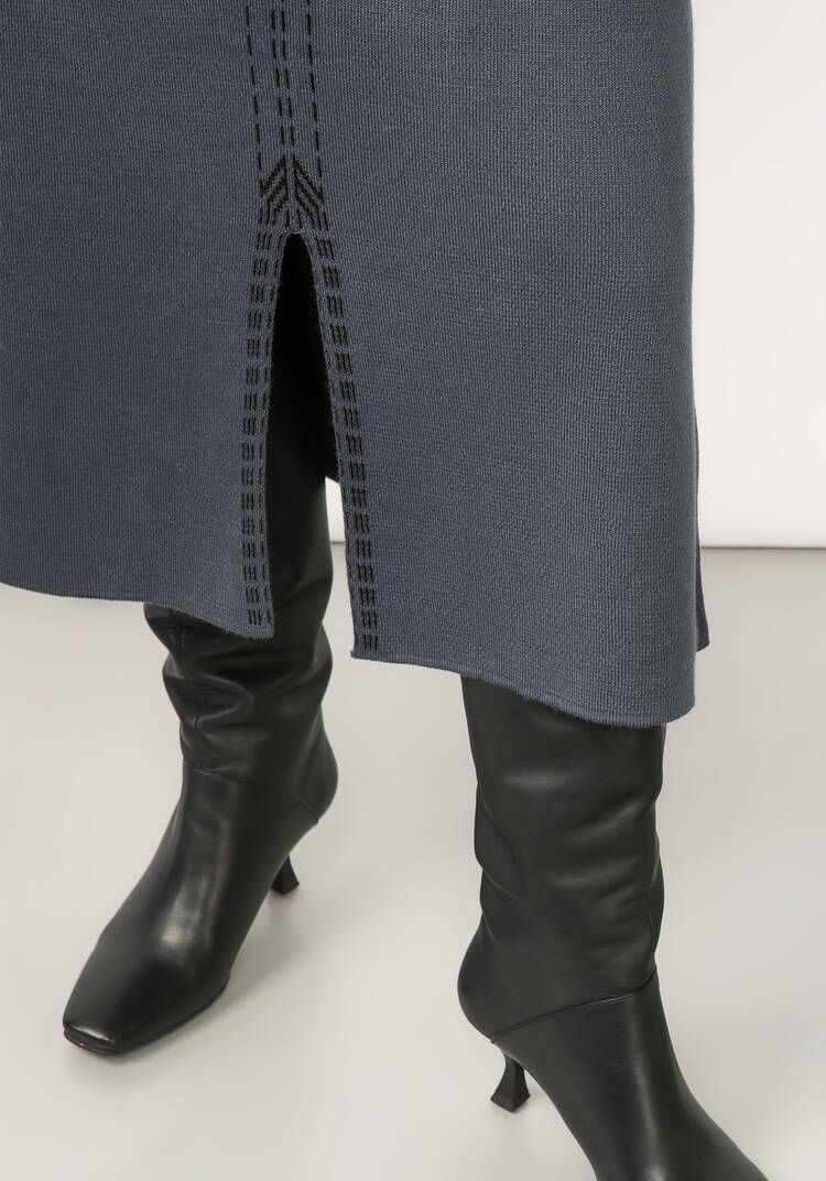 Платье миди с длинным рукавом и разрезом шир.  750, рис. 17