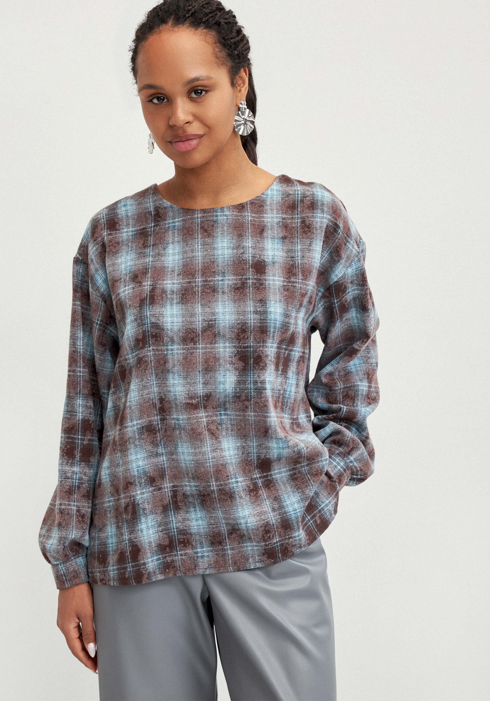 Блуза с застёжкой на спинке