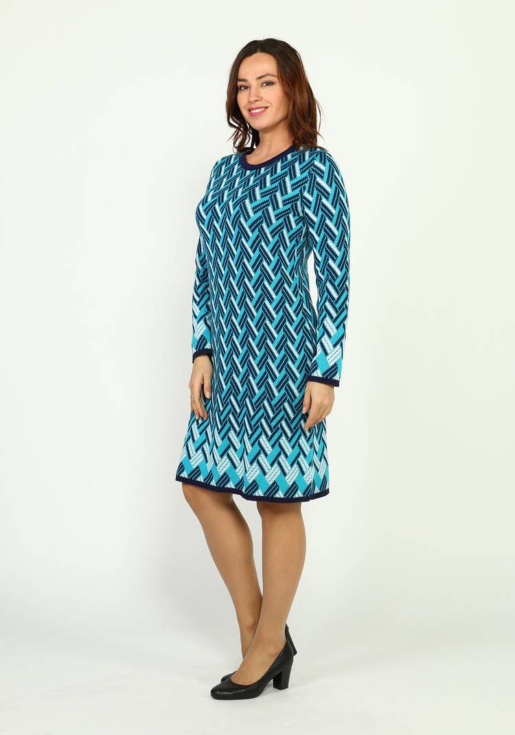Платье вязаное с геометрическим рисунком шир.  750, рис. 1