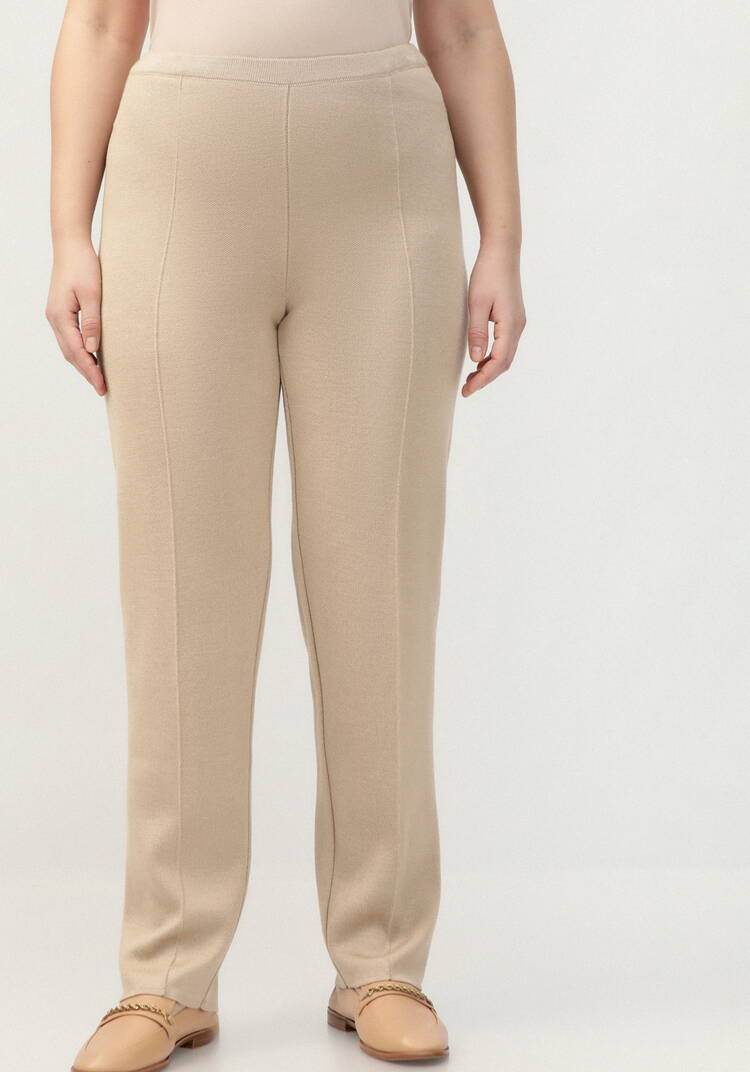 Брюки прямые зауженные книзу на резинке шир.  750, рис. 19