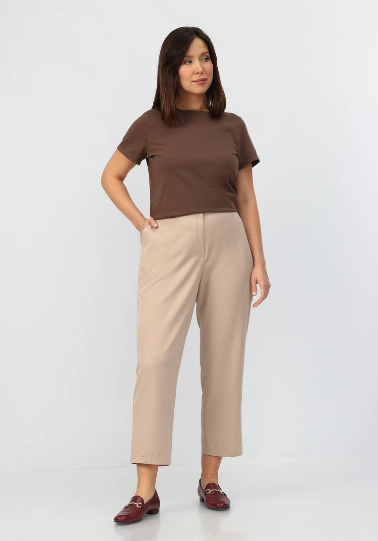 Брюки с декоративными хлястиками шир.  750, рис. 27