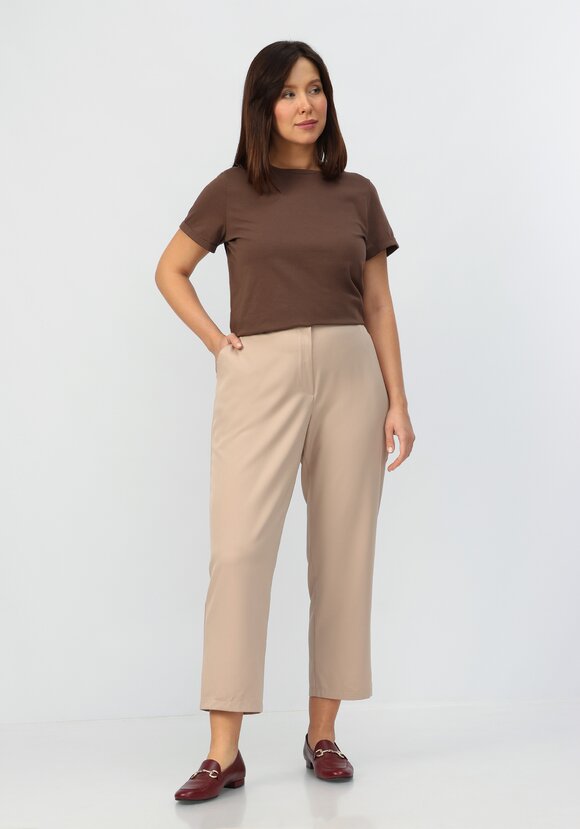 Брюки с декоративными хлястиками шир.  580, рис. 27