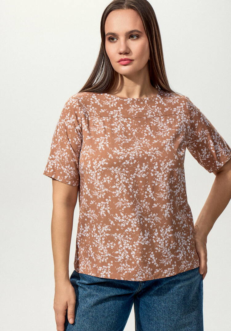 Блуза с пуговицей по спинке шир.  750, рис. 14