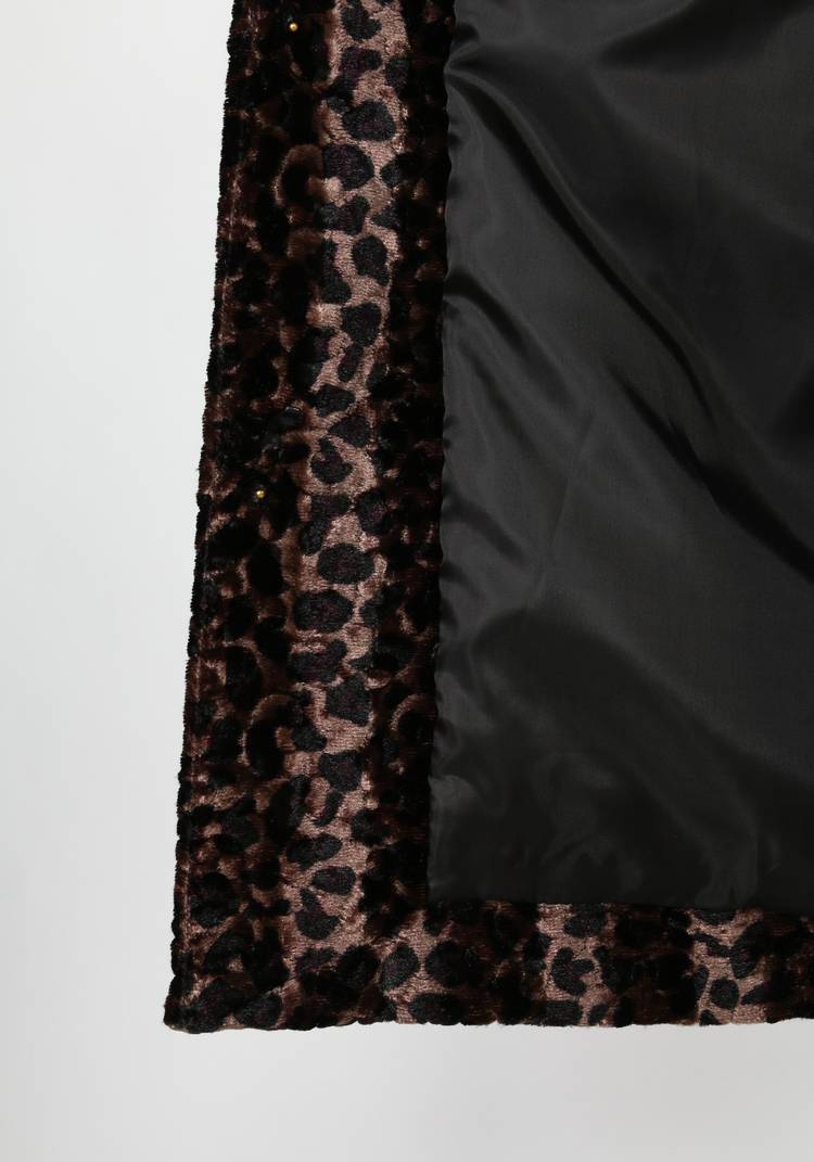 Шуба с контрастными манжетами и воротником шир.  750, рис. 16