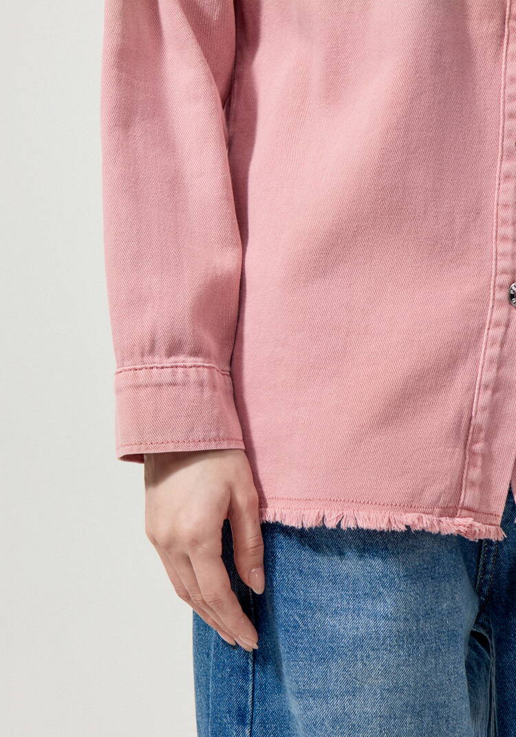 Джинсовая куртка с бахромой по краям шир.  750, рис. 31