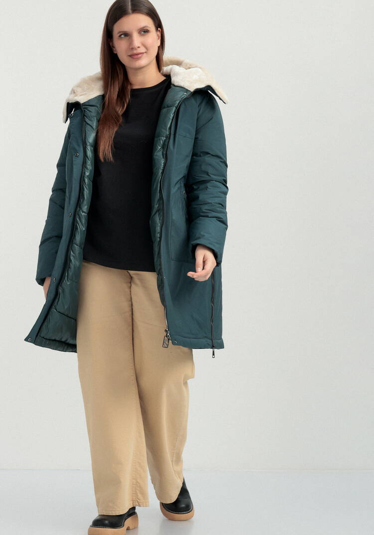 Куртка с меховым капюшоном на молнии шир.  750, рис. 47