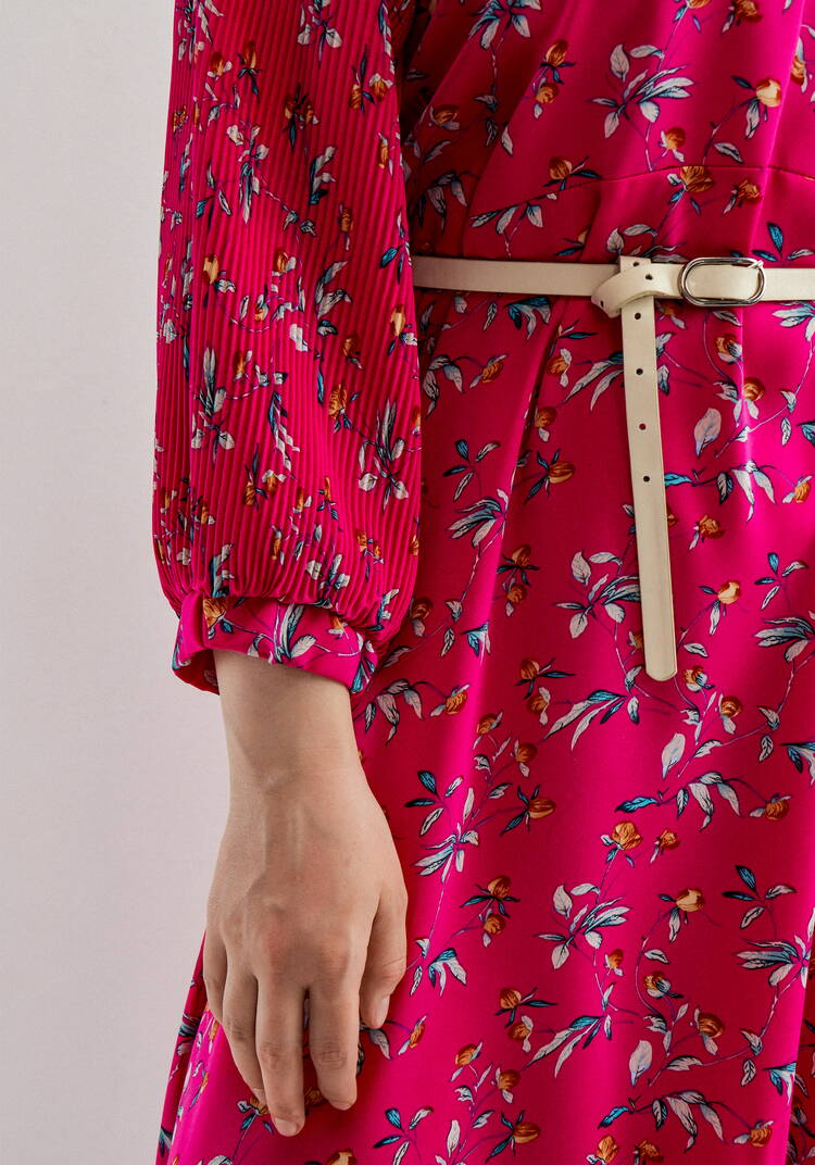 Платье с плиссировкой в цветочный принт шир.  750, рис. 26