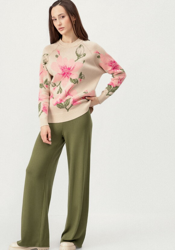 Джемпер с нежным цветочным орнаментом шир.  580, рис. 17